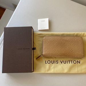 Louis Vuitton Beige Vernis Leather wallet